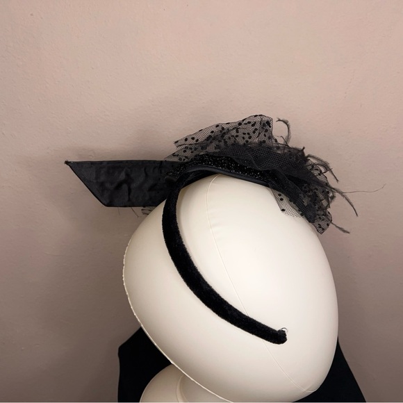 Black Fascinator Lace Mesh Feather Headband Goth Pinup Wedding Formal Event - Picture 2 of 9